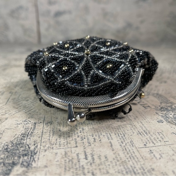 Neiman Marcus Vintage beaded coin purse - Picture 6 of 11